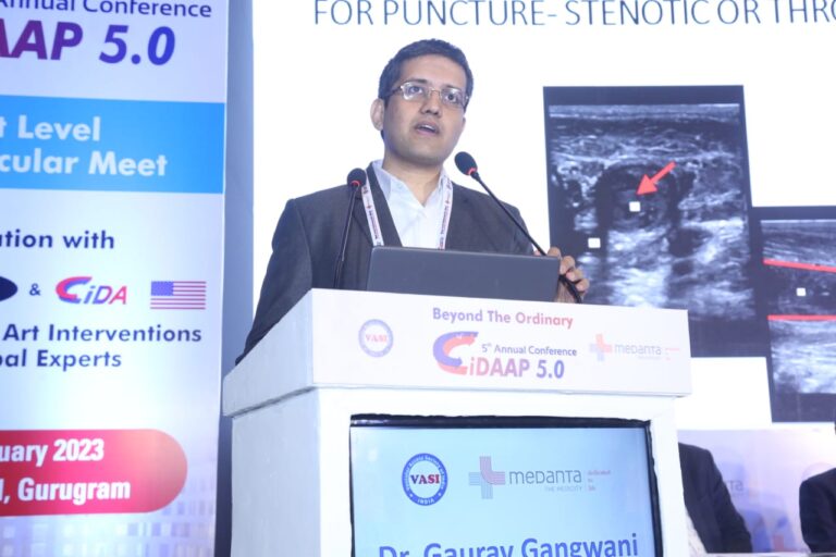 vascular specialist giving speech in Mumbai